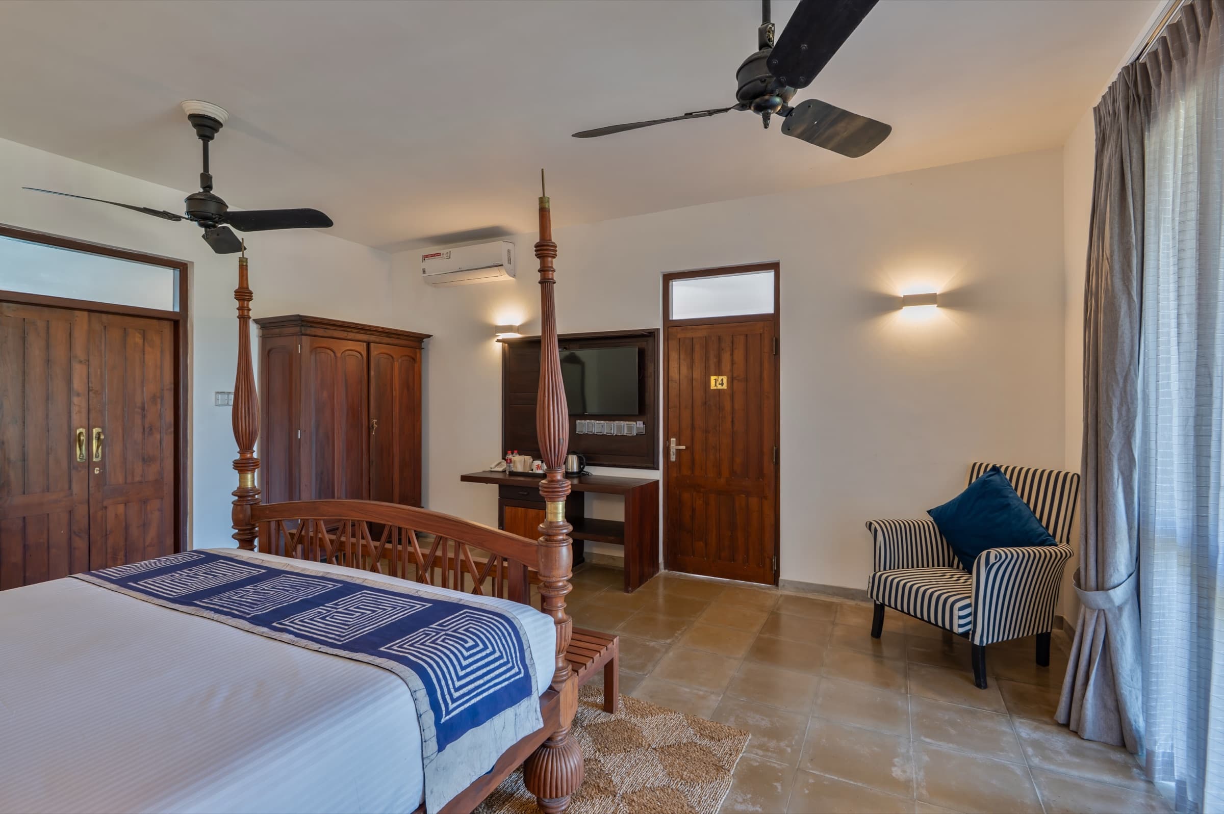 Guest room